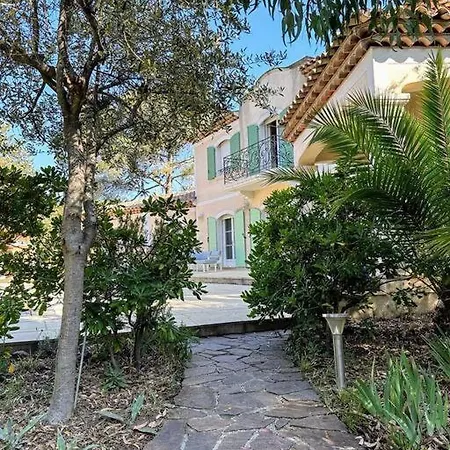 Magnifique Bastide Provencale Avec Grande Piscine * Saint-Raphael (Var)