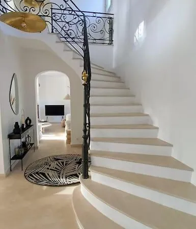 Magnifique Bastide Provencale Avec Grande Piscine * Saint-Raphael (Var)