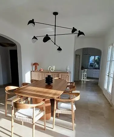 Magnifique Bastide Provencale Avec Grande Piscine *
