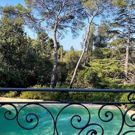 Magnifique Bastide Provencale Avec Grande Piscine *