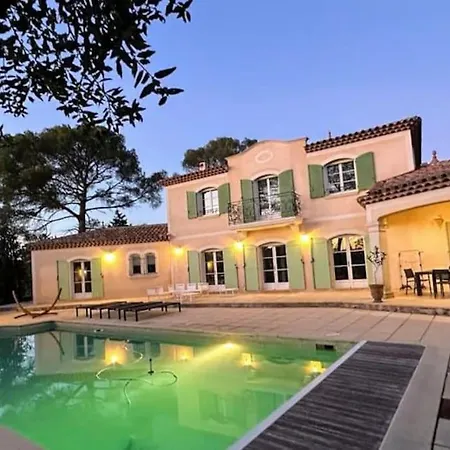 Magnifique Bastide Provencale Avec Grande Piscine * Saint-Raphael (Var)